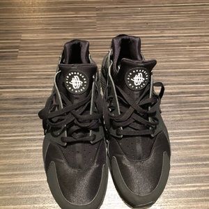 Nike Men’s Air Huarache Run Shoes (Used)